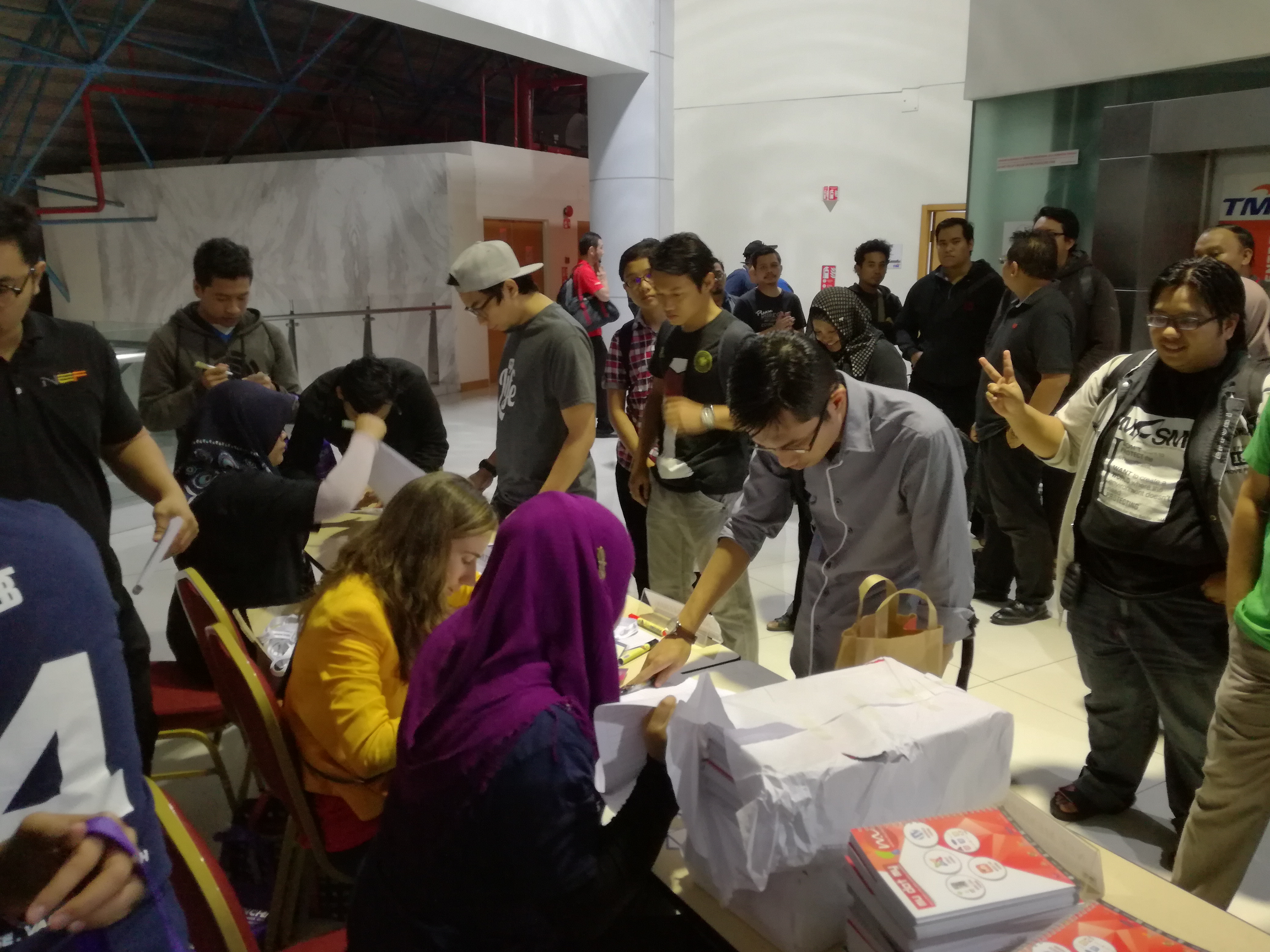 Sekitar pendaftaran dibantu oleh team Stampeded